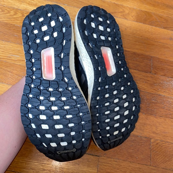 Adidas Ultraboost 20 Women’s Sneakers Size 7 in Black - Picture 12 of 14